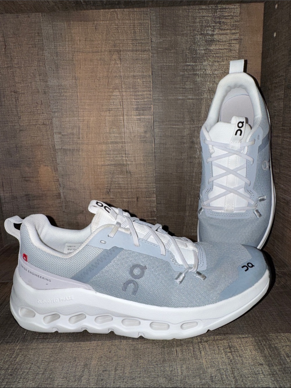 OC ON CLOUD CLOUD LEAP sneakers- size Y4